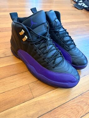 Jordan 12 Retro
Field Purple PREOWNED EXCELLENT NO BOX SIZE 12 M 🔥🔥